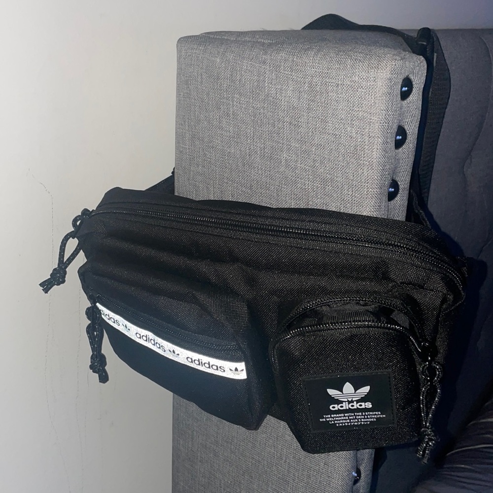 Black Addias Fanny pack new condition.